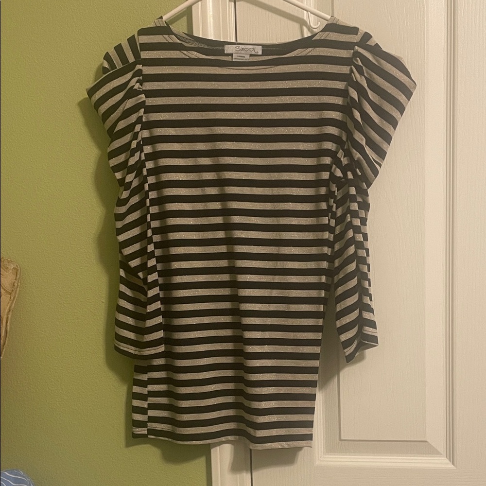 Chic Striped Short Sleeve Top in Glittery Blue and Cream